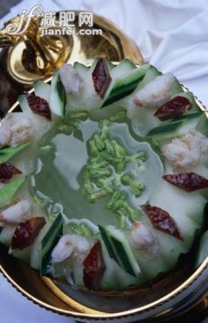 飲食,食品,自然,盤子,湯_148626500_Winter melon soup from the Hoover Restaurant on Hong Kong Island._創(chuàng)意圖片_Getty Images China 飲食,食品,自然,盤子,湯_148626500_Winter melon soup from the Hoover Restaurant on Hong Kong Island._創(chuàng)意圖片_Getty Images China