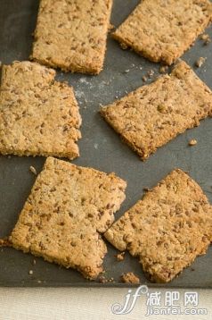 飲食,食品,曲奇,褐色,香料_560190059_Spicy crackers_創(chuàng)意圖片_Getty Images China