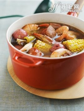 海產(chǎn),湯,甲殼動(dòng)物,燜菜,燉魚(yú)_569034641_Frogmore Shellfish Stew_創(chuàng)意圖片_Getty Images China