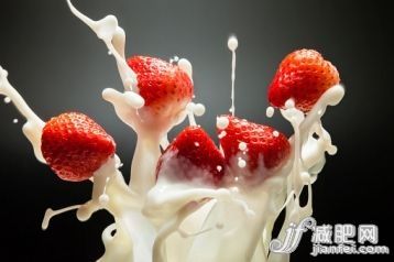 飲料,影棚拍攝,牛奶,紅色,草莓_560038815_Milk lift Strawberry_創(chuàng)意圖片_Getty Images China