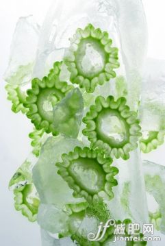 食品,蔬菜,苦瓜,冰塊,有機(jī)食品_c01568f95_苦瓜_創(chuàng)意圖片_Getty Images China