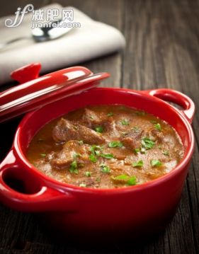 食品,肉,面包,晚餐,午餐_147503290_Goulash_創(chuàng)意圖片_Getty Images China