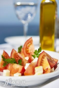 飲食,食品,戶外,奶酪,沙拉_565247229_Tomato Salad_創(chuàng)意圖片_Getty Images China