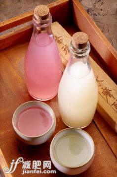 中國米酒,含酒精飲料,開胃酒,甜酒,中國食品_7ec0f9f10_米酒_創(chuàng)意圖片_Getty Images China