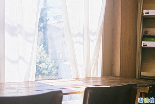 簡單而又唯美有哲理的英文說說帶圖片 你醒在別人的夢里13