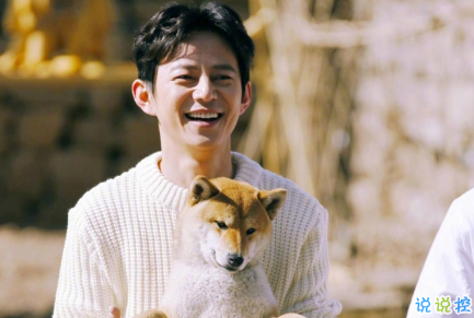 很唯美的愛(ài)情說(shuō)說(shuō)帶圖片大全 別因?yàn)樘珢?ài)一個(gè)人而失去了自己6