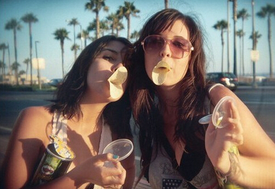 配圖片的朋友說說：什么是好朋友？有人說，那是地球上翻版的自己13