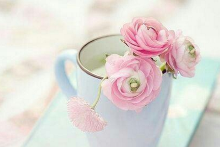 愛情治愈系文字說說加配圖2018最新版 人潮擁擠你自然而然的牽起我的手4