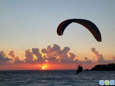 假裝開心的說說帶圖片 心里有苦不想說的心情短語12