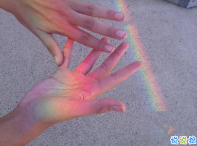 人心涼了的傷感說(shuō)說(shuō)帶圖片 水涼了可以喝心涼了連呼吸都痛15