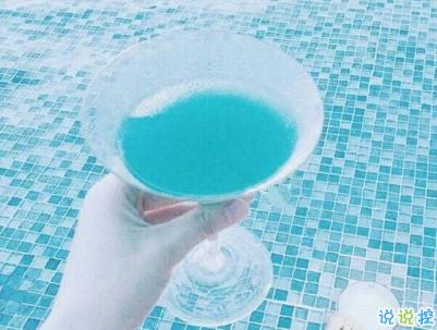 聽起來很純粹的愛情說說 干凈愜意的愛情說說配圖 1