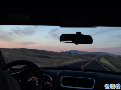 朋友圈干凈短句帶圖片 干凈短句說說很精辟1