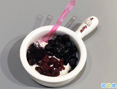 最新愛情傷感的話配圖 錯(cuò)過一個(gè)人的傷感句子9