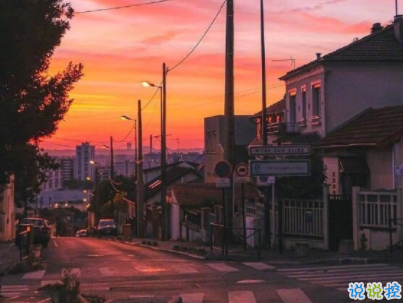 文藝經(jīng)典語錄帶圖片 適合女生的簡單文藝風(fēng)說說8