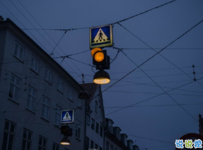 最傷感的晚安句子精選配圖 有點(diǎn)憂傷的簡(jiǎn)單說(shuō)說(shuō)6