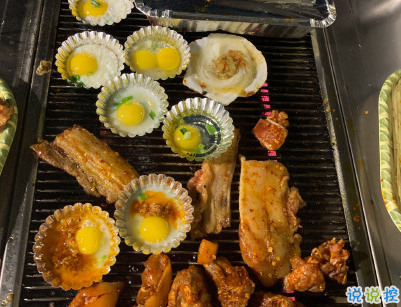 朋友圈吃烤肉的說說帶圖片 吃烤肉發(fā)朋友圈的文案搞笑7