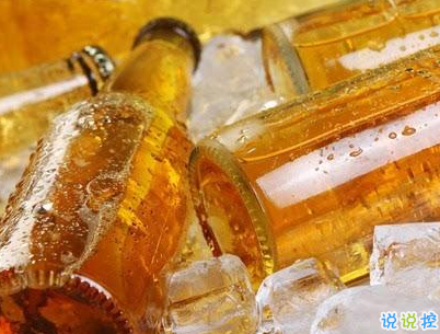 喝酒的搞笑句子必須點贊 喝酒時發(fā)朋友圈的沙雕句子2