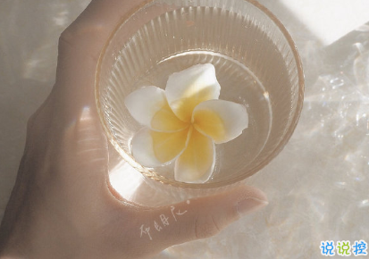 很崩潰的傷感句子 內(nèi)心已經(jīng)絕望的心情句子2