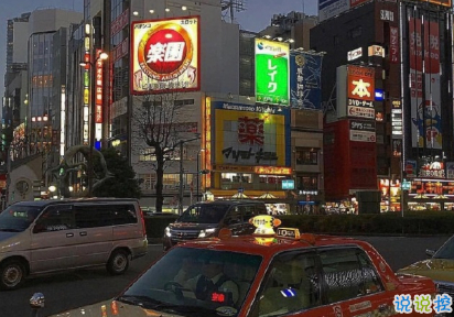 心情低迷壓抑帶圖片的個(gè)性說(shuō)說(shuō) 沒有一個(gè)女人喜歡聽你講道理9