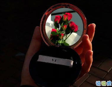 心情低迷壓抑帶圖片的個(gè)性說(shuō)說(shuō) 沒有一個(gè)女人喜歡聽你講道理15