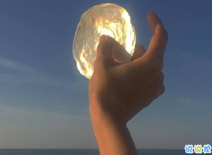 走心的一句話經(jīng)典語錄帶圖片 提升自己比迎合別人要有用的多7