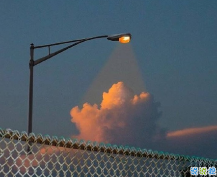 特別喪的句子心酸語錄 失眠的人連做噩夢的資格都沒有2