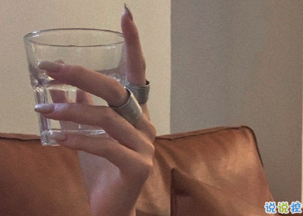 既現(xiàn)實(shí)又深?yuàn)W的句子圖片精辟 所有失去的會(huì)以另一種方式歸來(lái)9