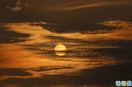 網(wǎng)易云經(jīng)典熱評(píng)喪句虐心 不是歌變好聽是我們都有故事了2