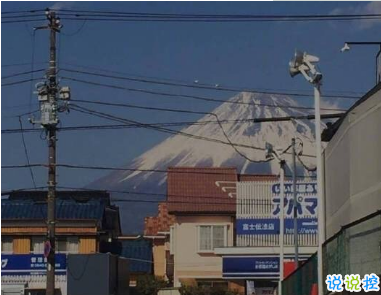 2020經(jīng)典個(gè)性哲理簡(jiǎn)短走心文案 ?后來(lái)你的笑容也變得模糊了3