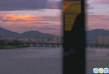 最新傷感唯美個(gè)性簡(jiǎn)短詩(shī)意說(shuō)說(shuō) 年華虛度空有一身疲倦9