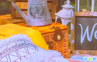 最新傷感唯美個(gè)性簡(jiǎn)短詩(shī)意說(shuō)說(shuō) 年華虛度空有一身疲倦15