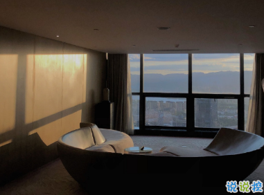 老舍先生通透走心的句子 越不肯努力便越自憐7