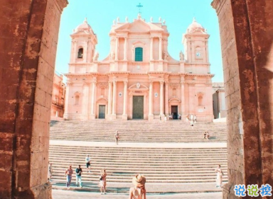 國(guó)慶節(jié)結(jié)婚發(fā)的喜慶說(shuō)說(shuō) 祝你國(guó)慶結(jié)婚快樂 12