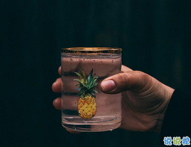 女人高冷又隨性的句子善待自己 時(shí)間抵擋不過我們的善變1