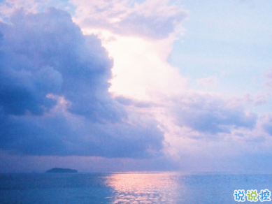 15條浪漫的詩(shī)意愛(ài)情句子 愛(ài)意卻是腦海一閃而過(guò)的善意3