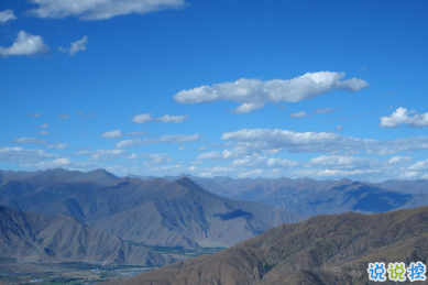 15條浪漫的詩(shī)意愛(ài)情句子 愛(ài)意卻是腦海一閃而過(guò)的善意14