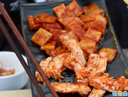 深夜曬宵夜的朋友圈文案 吃夜宵的有趣搞笑文案2