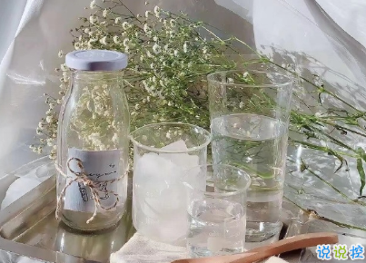 冬季發(fā)朋友圈的唯美句子帶圖片 墜歡莫拾酒痕在衣12