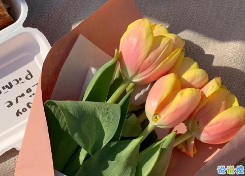 曬美食優(yōu)質(zhì)有趣的朋友圈文案 簡(jiǎn)短有趣的美食說(shuō)說(shuō)2