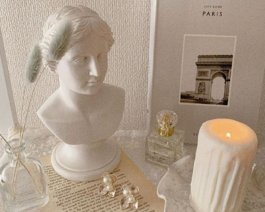 女孩子自拍發(fā)朋友圈的沙雕句子 2021俏皮又可愛(ài)的配圖說(shuō)說(shuō)2