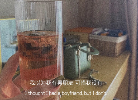 表達(dá)自己心情低落的句子帶圖片 厭倦了循環(huán)往復(fù)的生活4