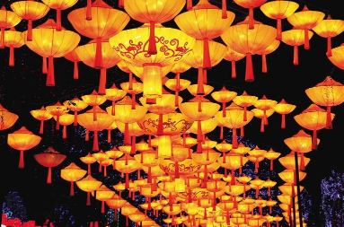 元宵節(jié)看燈會(huì)的心情說(shuō)說(shuō) 2021元宵節(jié)看花燈的優(yōu)美句子1