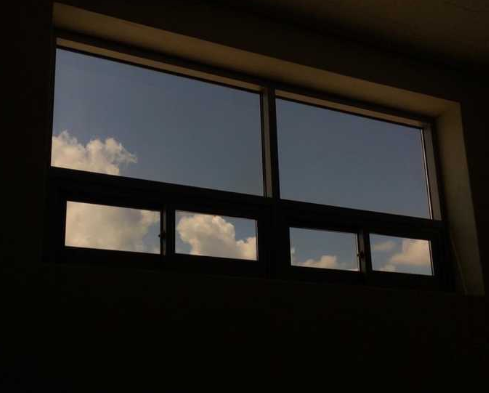 隱晦的表達(dá)我們之間再也回不到過去的文案 回不到當(dāng)初的傷感句子1