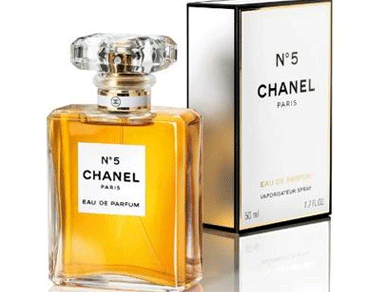 那些充滿詩意的唯美香水文案配圖 很讓人驚艷的香水文案5