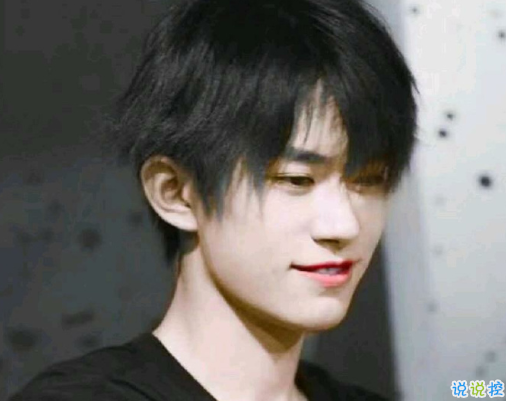 適合男生發(fā)的朋友圈文案 文藝干凈有品味的句子1