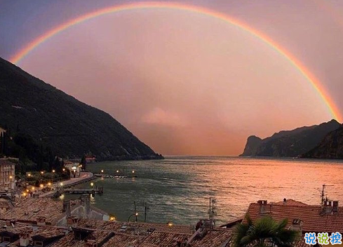 一眼就忘不掉的朋友圈文案簡(jiǎn)短 唯美而又文藝的短句精選1