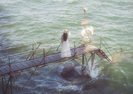 那些讓你聽到忍不住哭泣的經(jīng)典歌詞圖片說說13