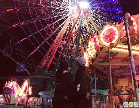 很甜的愛情說說配圖：小學時，想和喜歡的人同桌；初中時，想和喜歡的人同班7