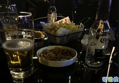 傷心淚流的愛情說說 原來我在你的心里一文不值2