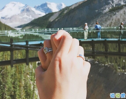 對(duì)愛情徹底失望的傷感說說帶圖片 一個(gè)人感到十分心累的傷感說說2